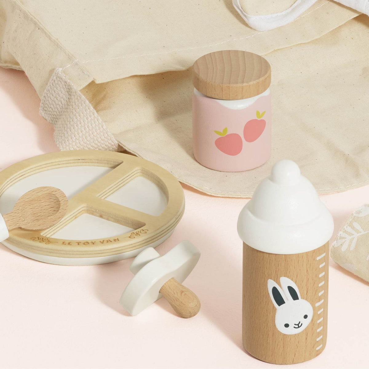 Dolls Nursing Kit & Bag Le Toy Van Lil Tulips