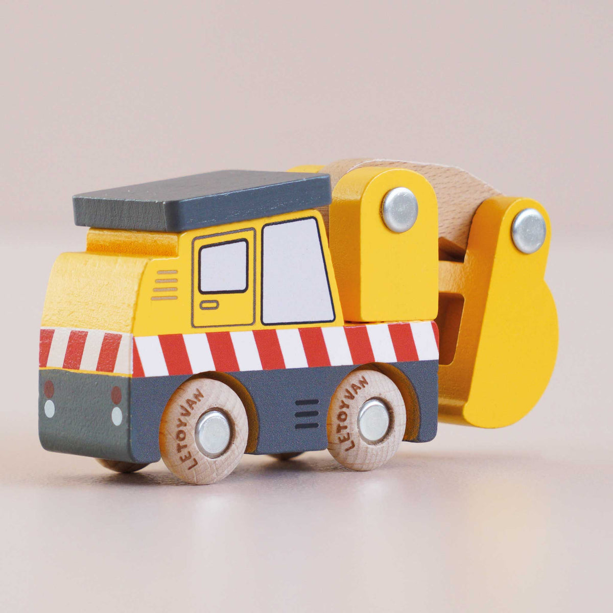 Eddie Wooden Vehicle (GT210) Le Toy Van Lil Tulips