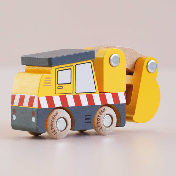 Eddie Wooden Vehicle (GT210) Le Toy Van Lil Tulips