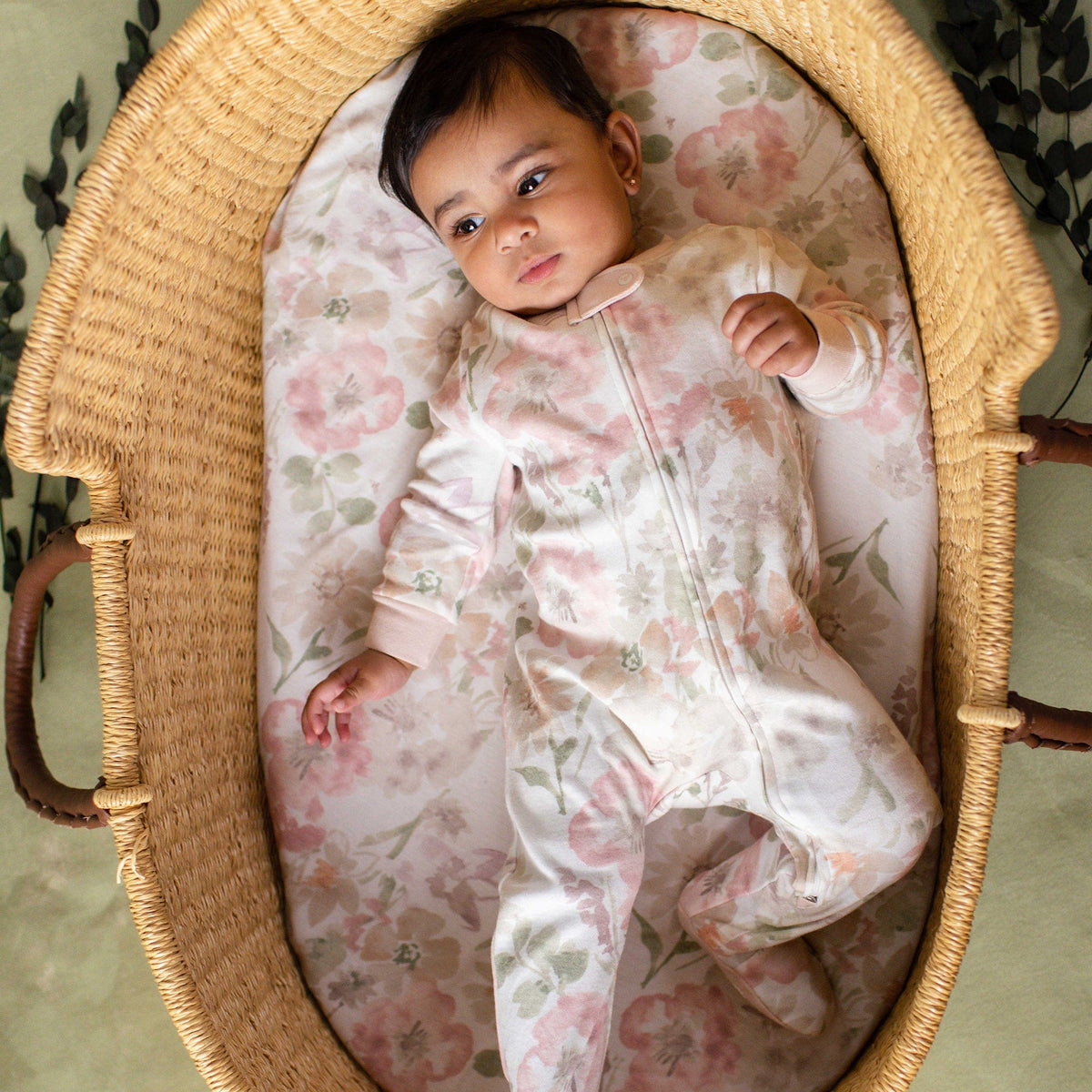 Flower Meadow Organic Cotton BEESNUG® Fitted Bassinet Sheet Pack of 2 Burt's Bees Baby Lil Tulips
