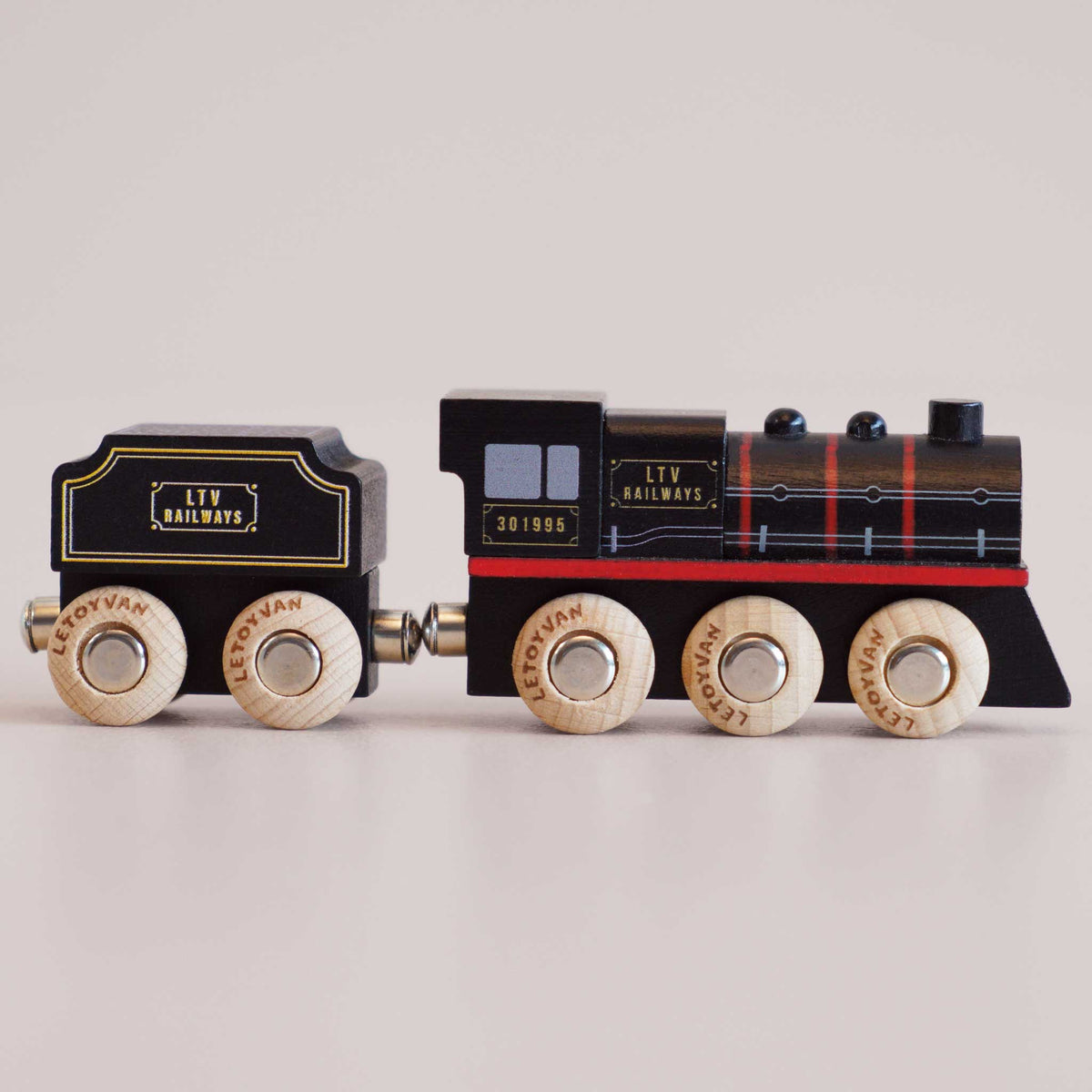 Francis Wooden Vehicle (GT295) Le Toy Van Lil Tulips