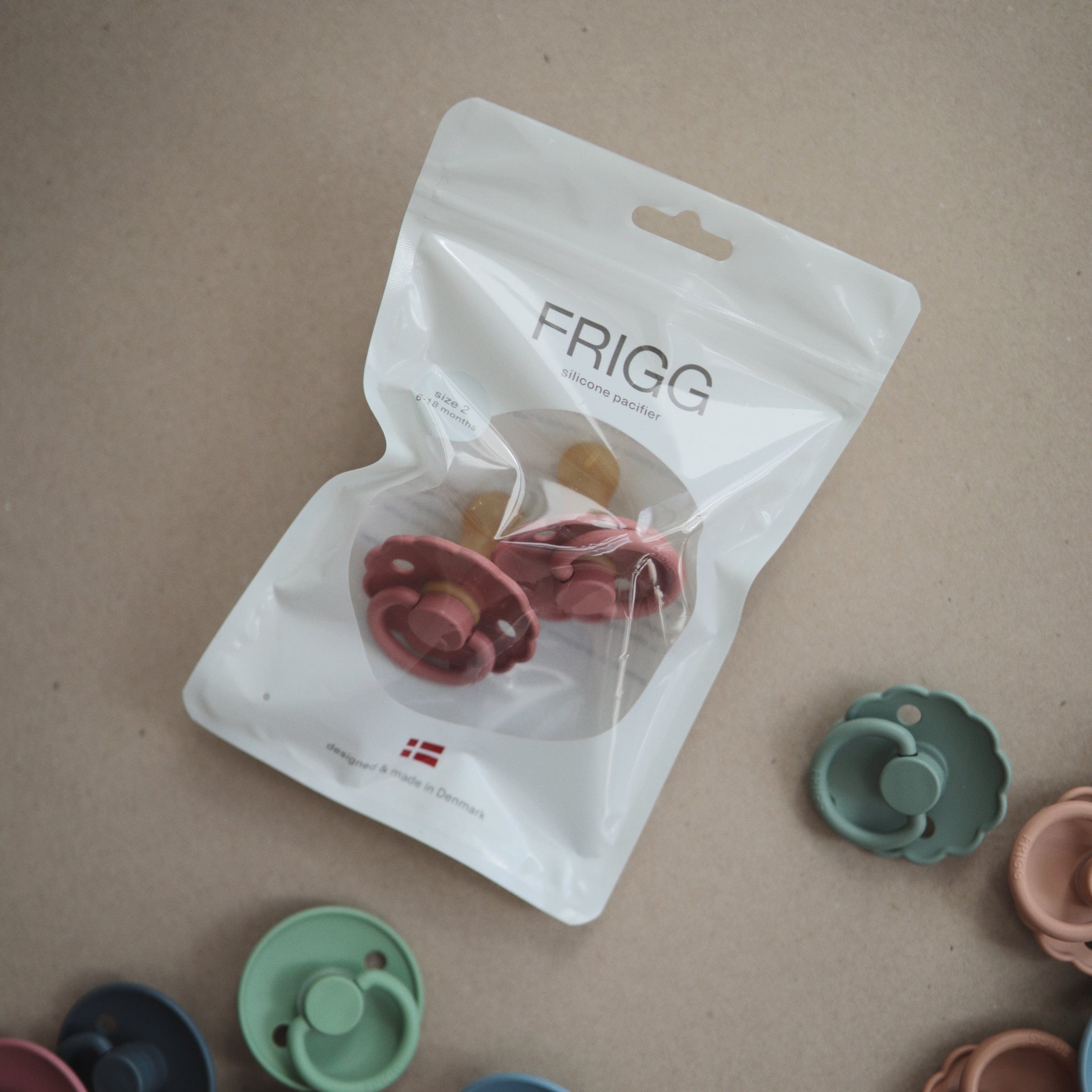 FRIGG Daisy Natural Rubber Baby Pacifier (Rose Gold / Honey Gold) Frigg Pacifiers & Teethers Lil Tulips