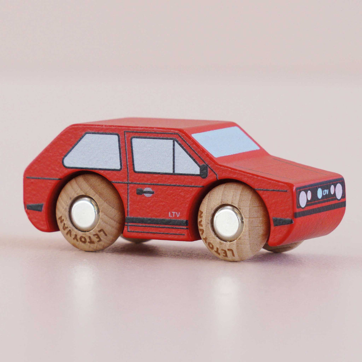 Gary Wooden Vehicle (GT50) Le Toy Van Lil Tulips