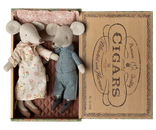 Grandma and grandpa mice in cigarbox - NEW 2026 Maileg Lil Tulips