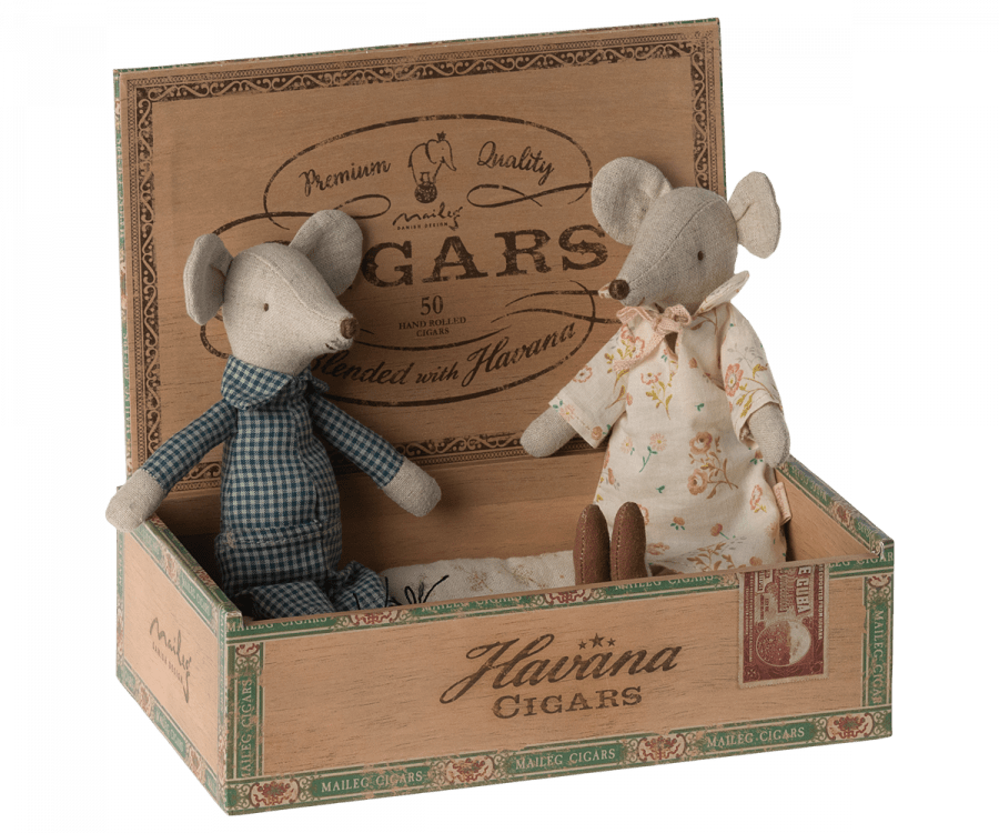 Grandma & Grandpa Mice in Cigarbox Maileg Lil Tulips