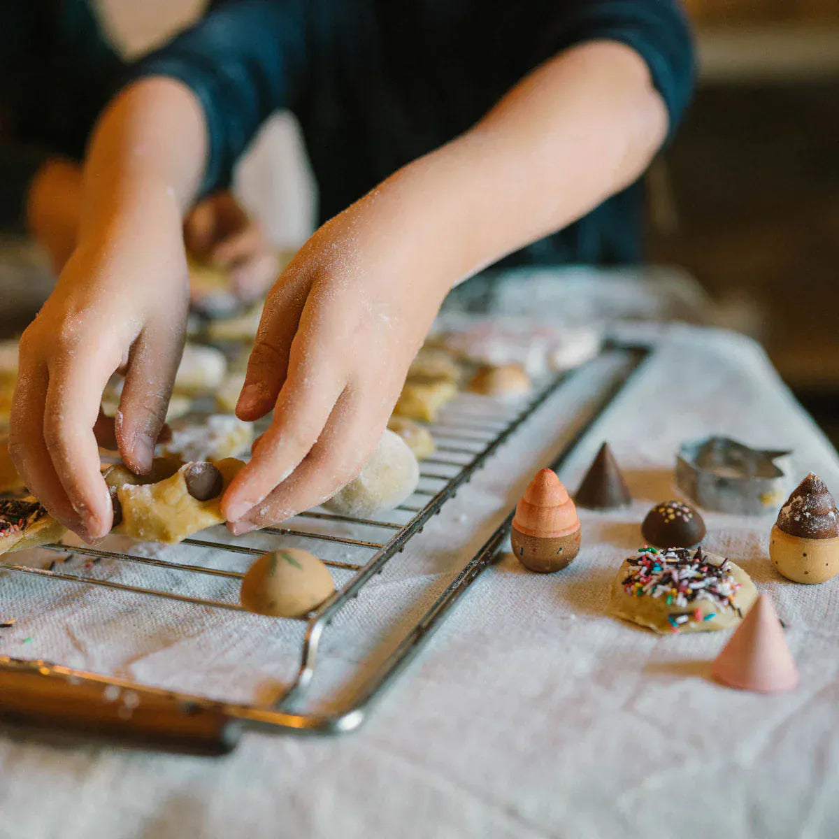 Grapat Play Set Bakes Grapat Lil Tulips