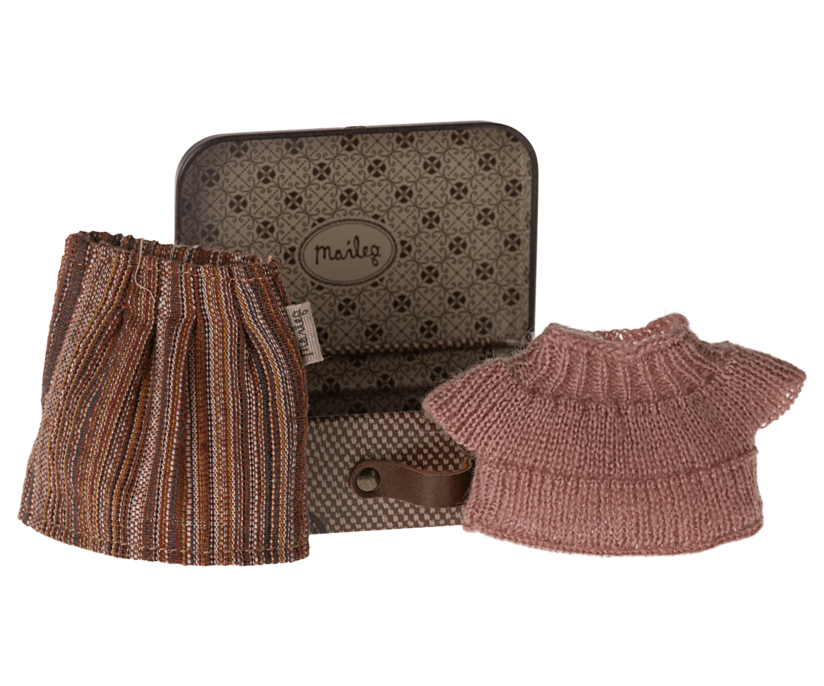 Knitted Blouse & Skirt in Suitcase, Mouse - Grandma Maileg Lil Tulips