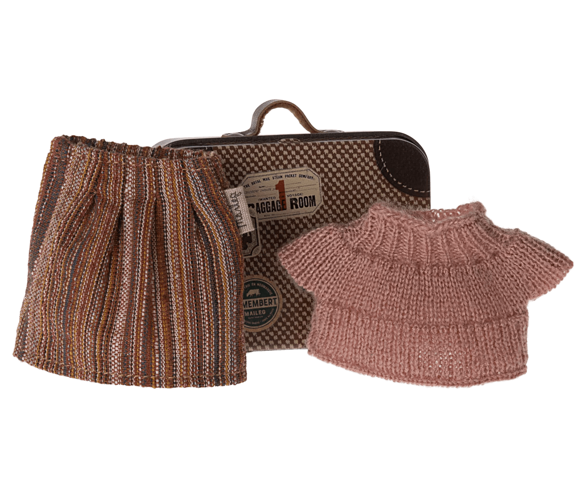 Knitted Blouse & Skirt in Suitcase, Mouse - Grandma Maileg Lil Tulips