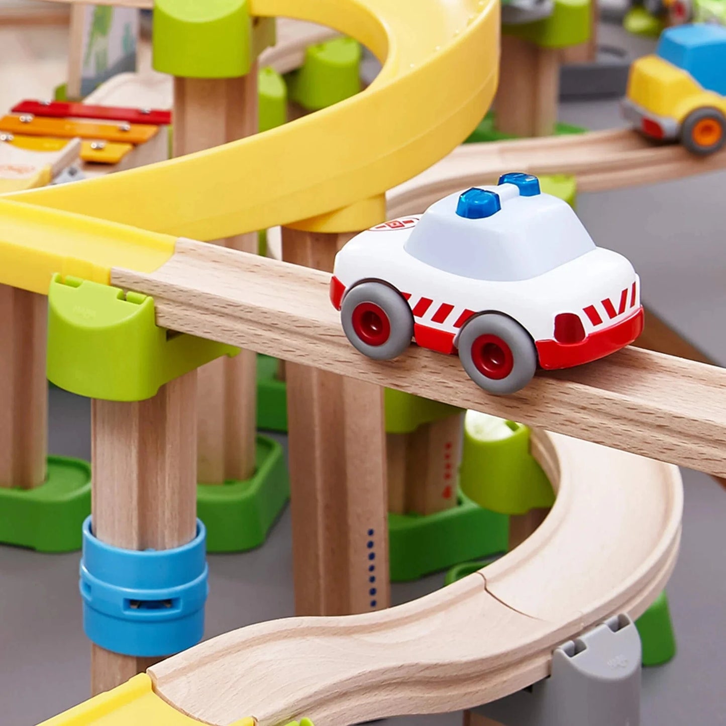 Kullerbu Ambulance with Momentum Motor haba Lil Tulips