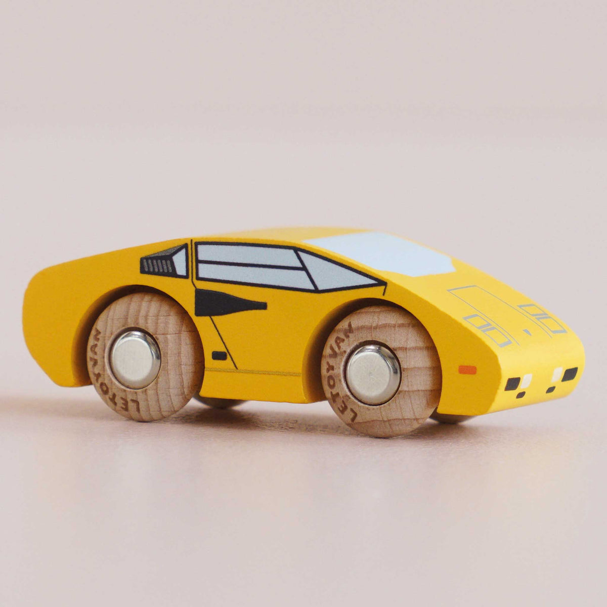Lando Wooden Vehicle (GT80) Le Toy Van Lil Tulips