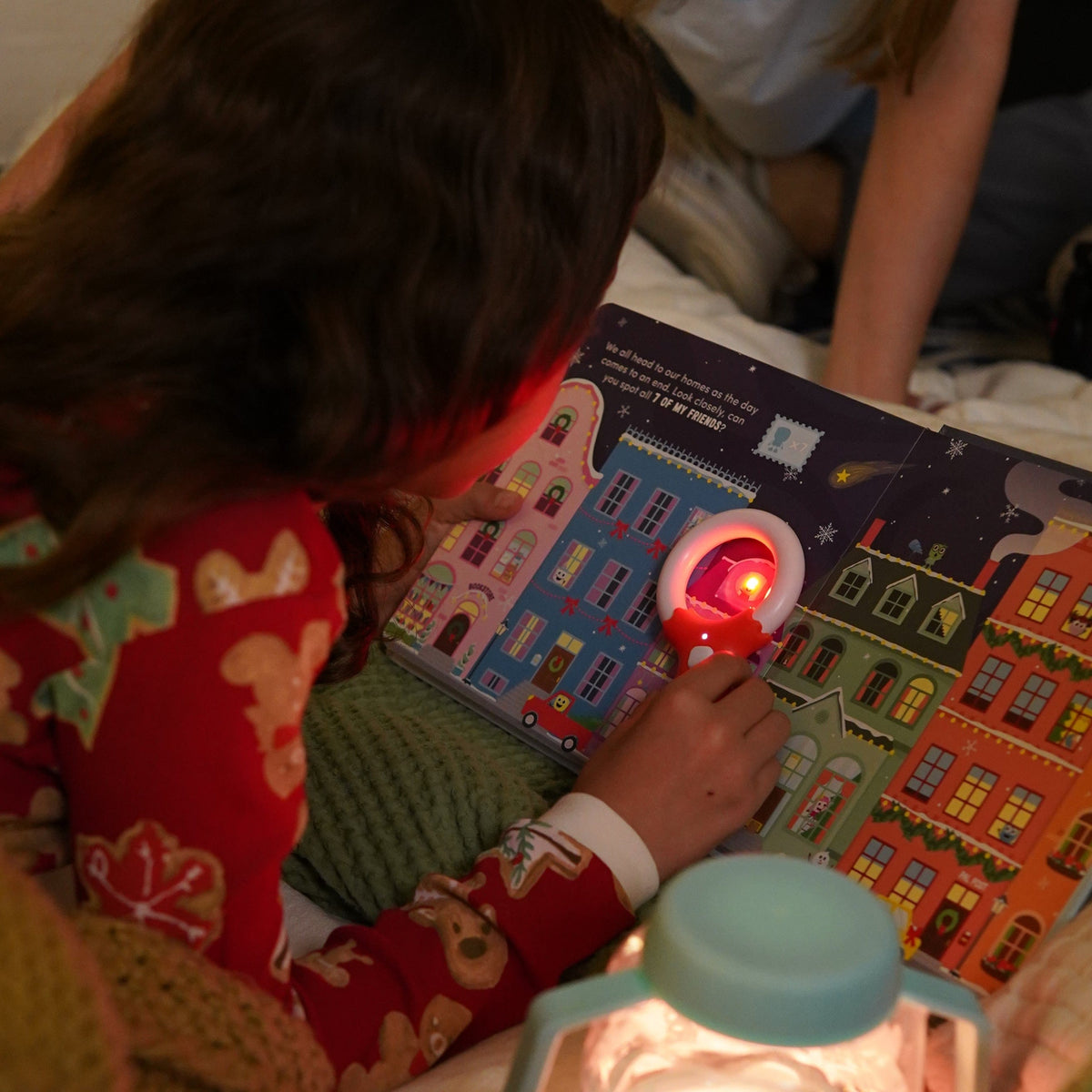 Light-Up Library™ - Seek and Find with Scoops the Snow Pal Glo Pals Lil Tulips