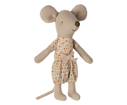Little Sister Mouse in Matchbox Maileg Lil Tulips