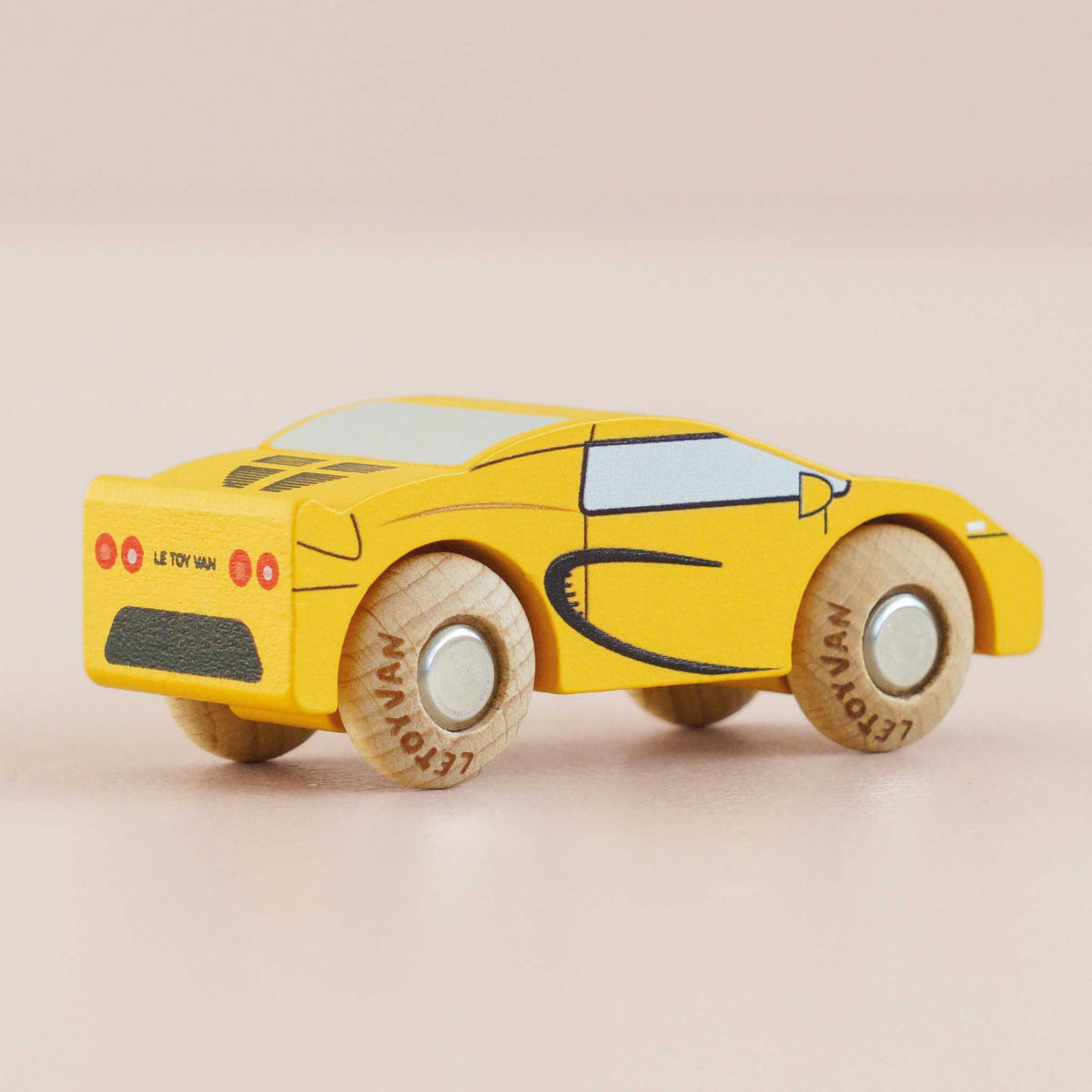 Louis Wooden Vehicle (GT105) Le Toy Van Lil Tulips