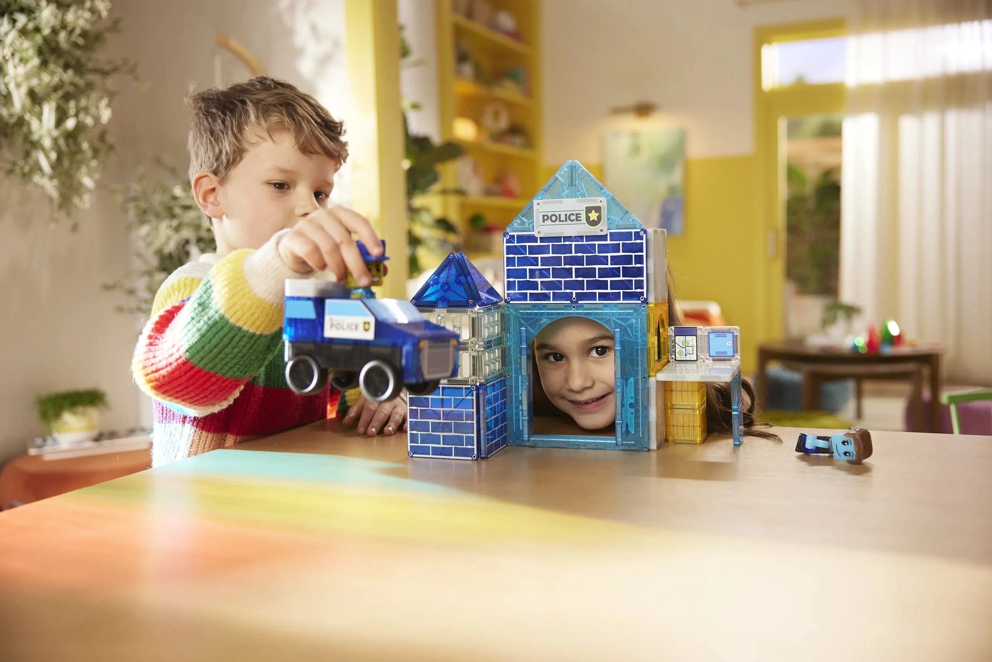 MAGNA-TILES® Police Station™   35 Piece   Set Magna-Tiles Lil Tulips