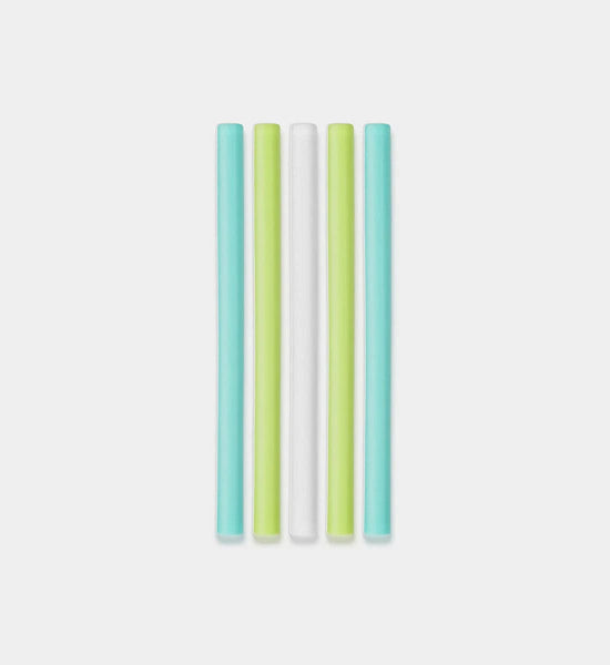 https://www.liltulips.com/cdn/shop/files/mini-reusable-silicone-straw-green-white-frost-5pk-silikids-silikids-lil-tulips-30921309913206_grande.webp?v=1698291848