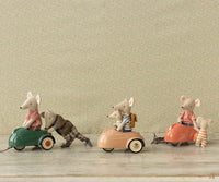 Mouse Car - Coral Maileg Lil Tulips