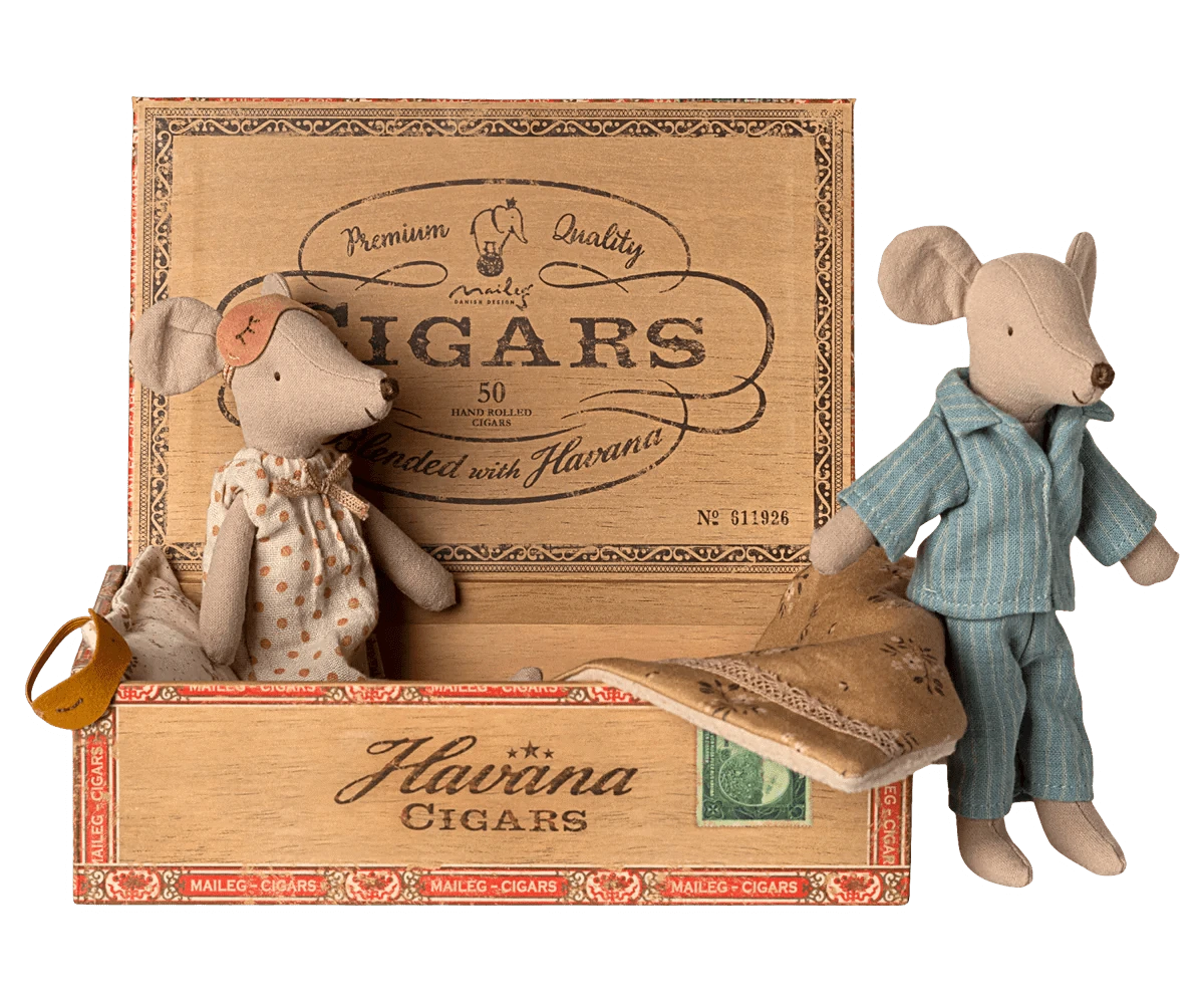 Mum & Dad mice in Cigarbox Maileg Lil Tulips