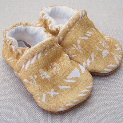 Mustard Seed Organic Slippers 0-3 Months Snow + Arrow Lil Tulips