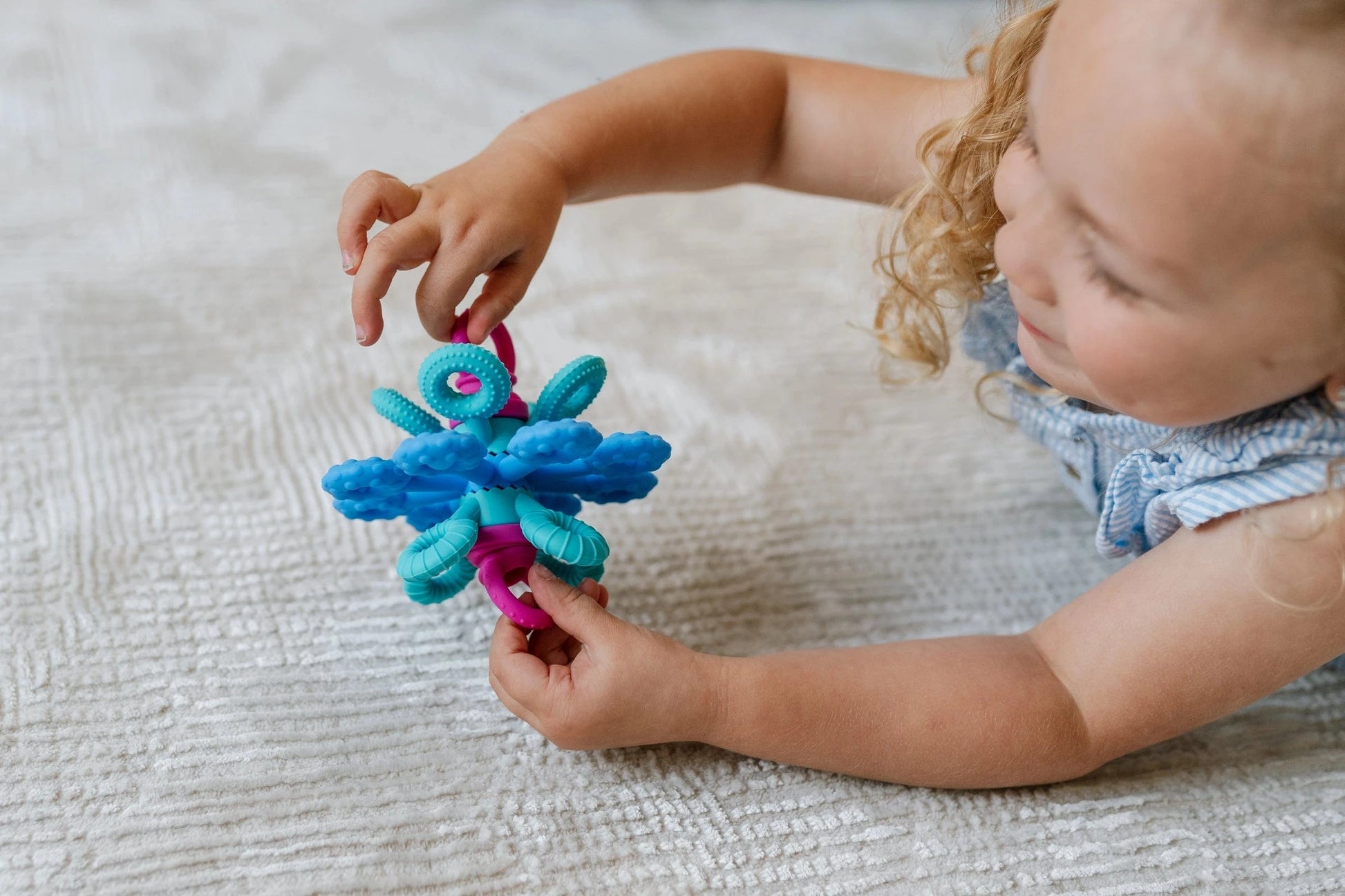 Okee Activity Toy Mobi Lil Tulips