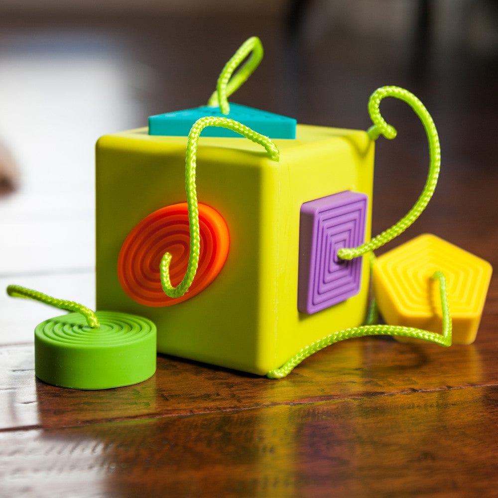 OombeeCube Fat Brain Toys Lil Tulips