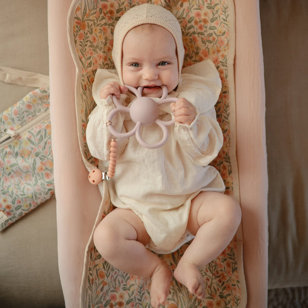 Pacifier Clip | Hera (Powder Pink) Mushie Lil Tulips