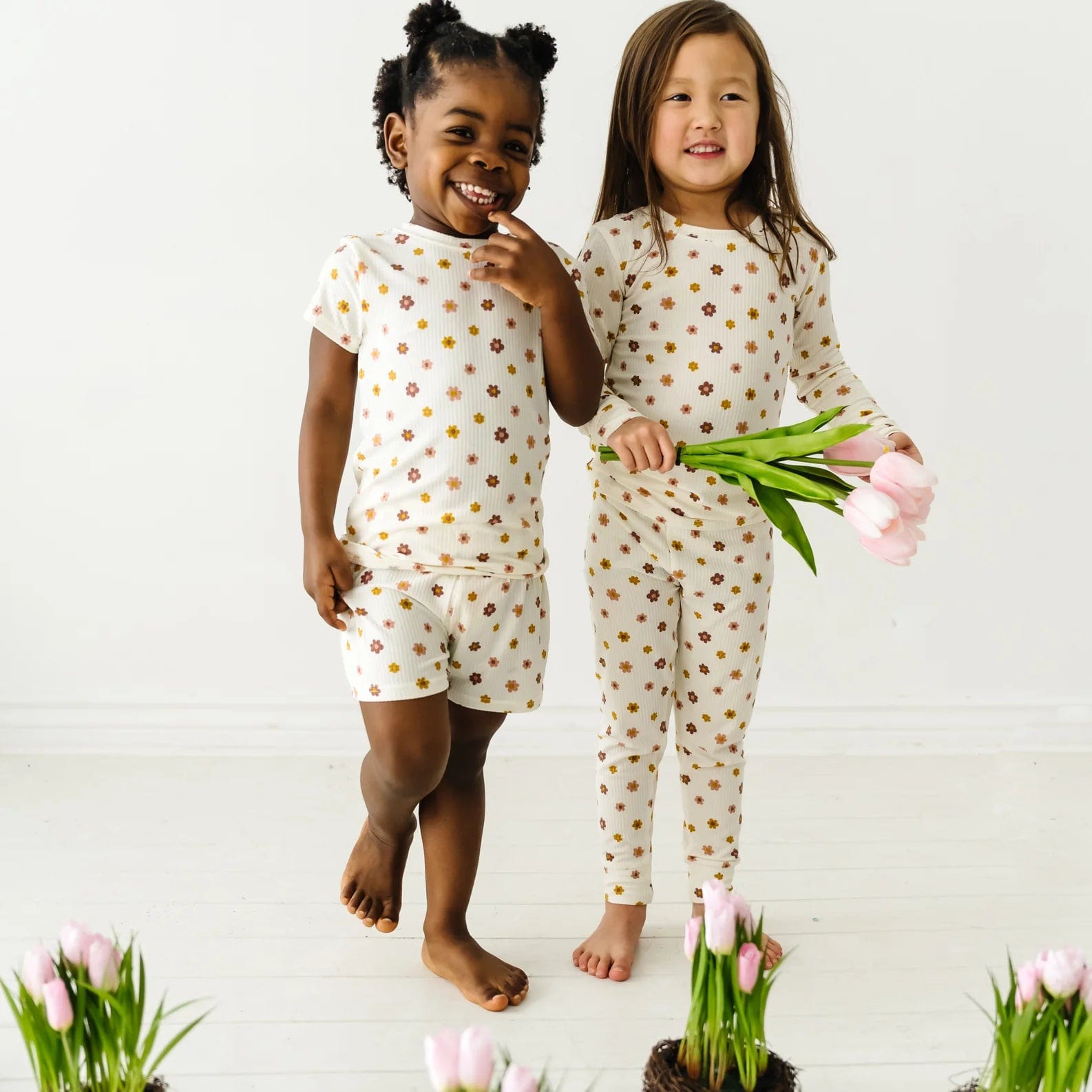 Pink Daisies Two-Piece Set Brave Little Ones Lil Tulips