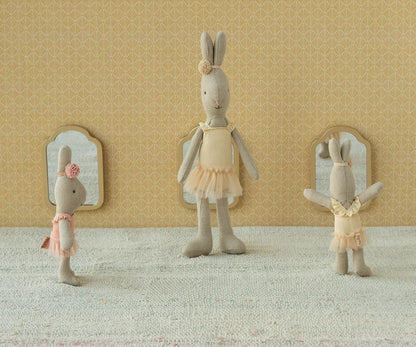 Rabbit size 1 - Ballet suit and skirt cream Maileg Lil Tulips