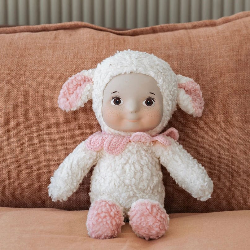 Sadie Lamb Daydreamers Doll and the little dog laughed Lil Tulips