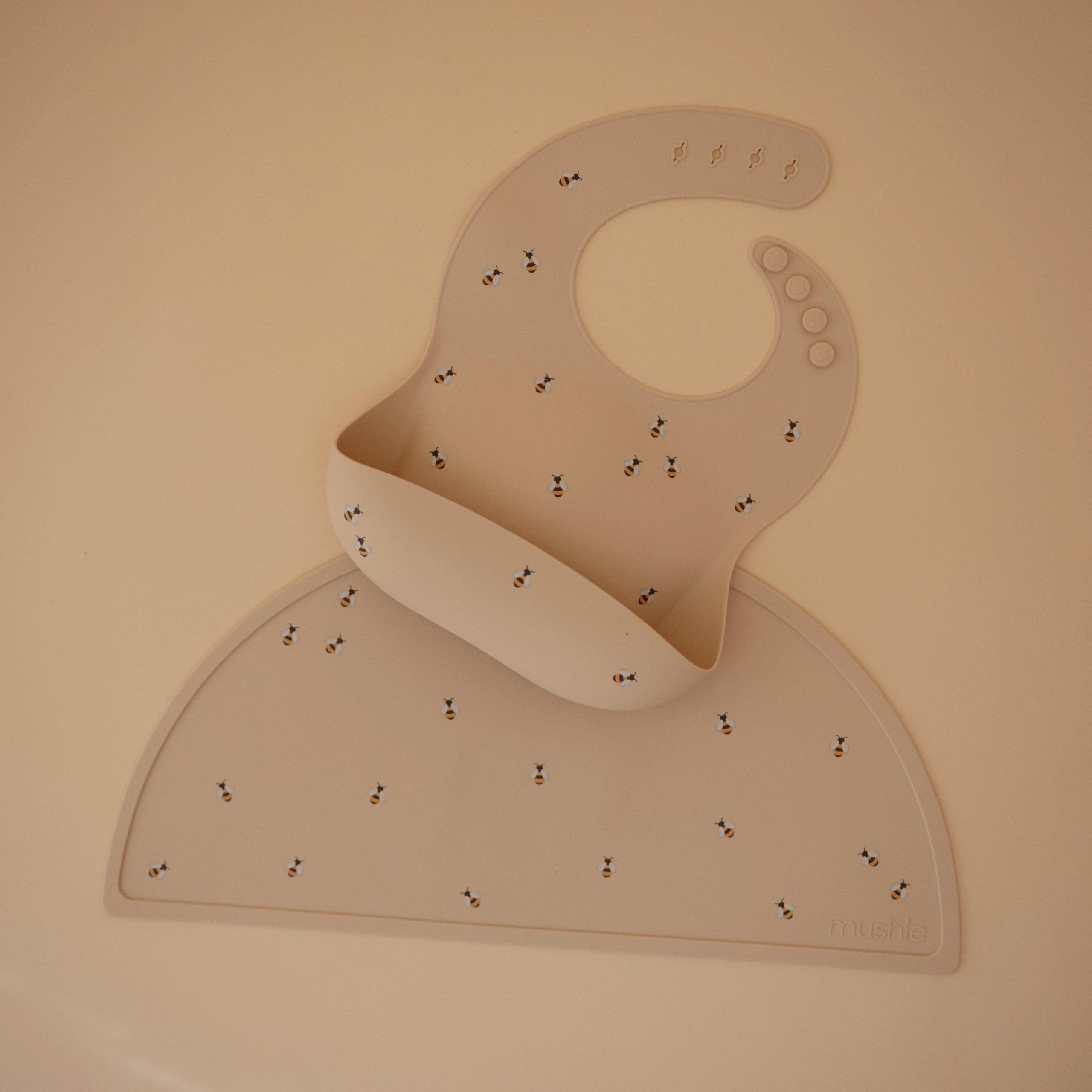 Silicone Place Mat (Bees) Mushie Lil Tulips