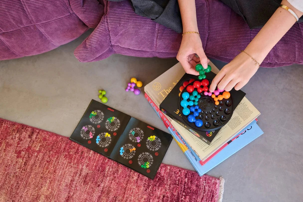 SmartGames IQ Deluxe: Circle SMART Toys and Games Lil Tulips