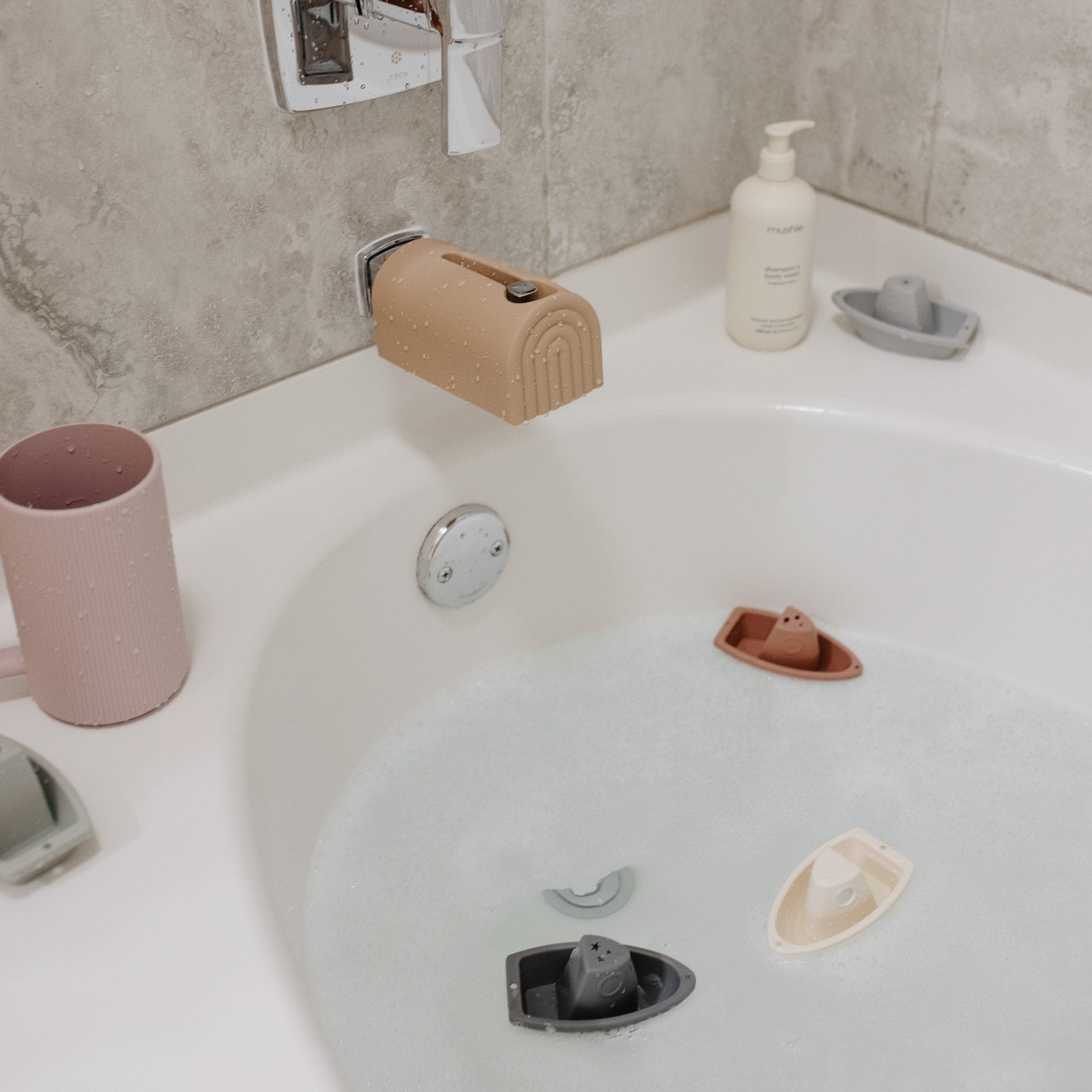 Spout Cover (Shifting Sands) Mushie Lil Tulips