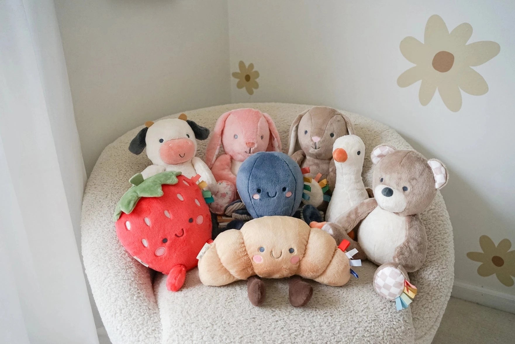Sweetie Snuggles™ Plush - Cow Itzy Ritzy Lil Tulips