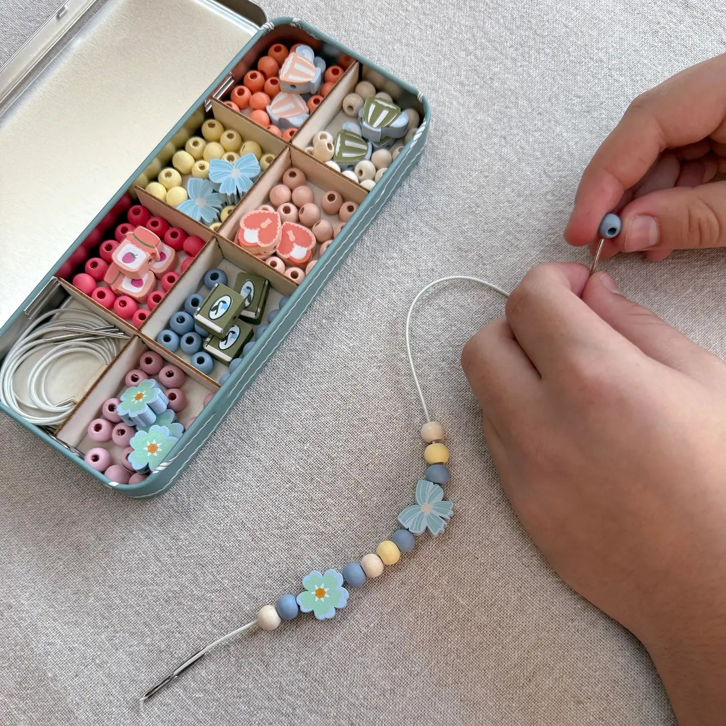 Tiny Trinkets Bracelet Bead Kit (In Tin) Cotton Twist Lil Tulips
