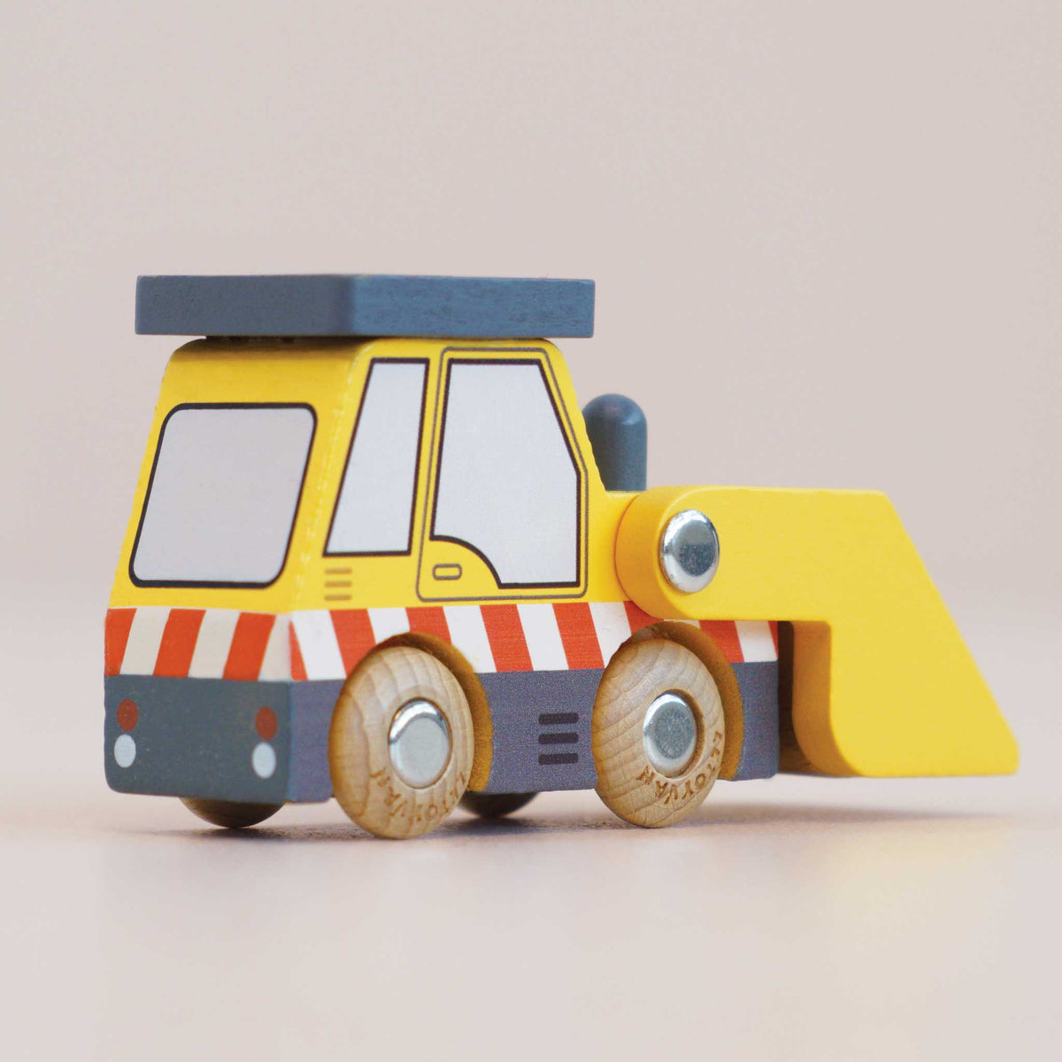Vince Wooden Vehicle (GT220) Le Toy Van Lil Tulips
