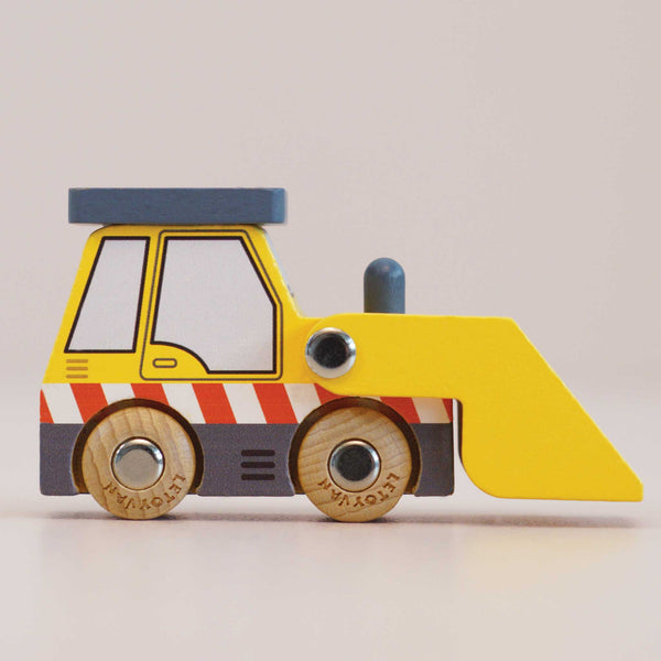 Vince Wooden Vehicle (GT220) Le Toy Van Lil Tulips