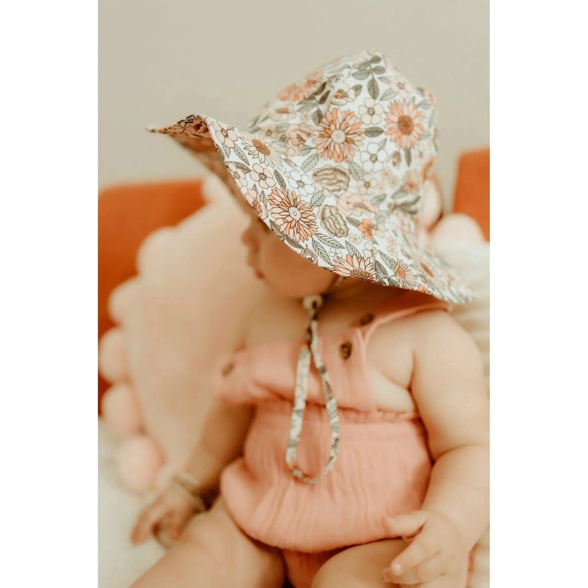 Vintage Flora Sunhat Huggalugs Lil Tulips