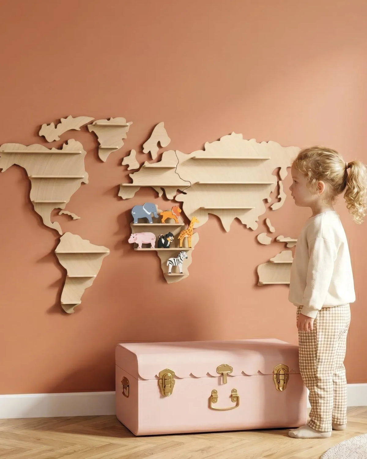 World Map Animal Shelf (Including A Starter Set with 6 Animals) Speedy Monkey Lil Tulips