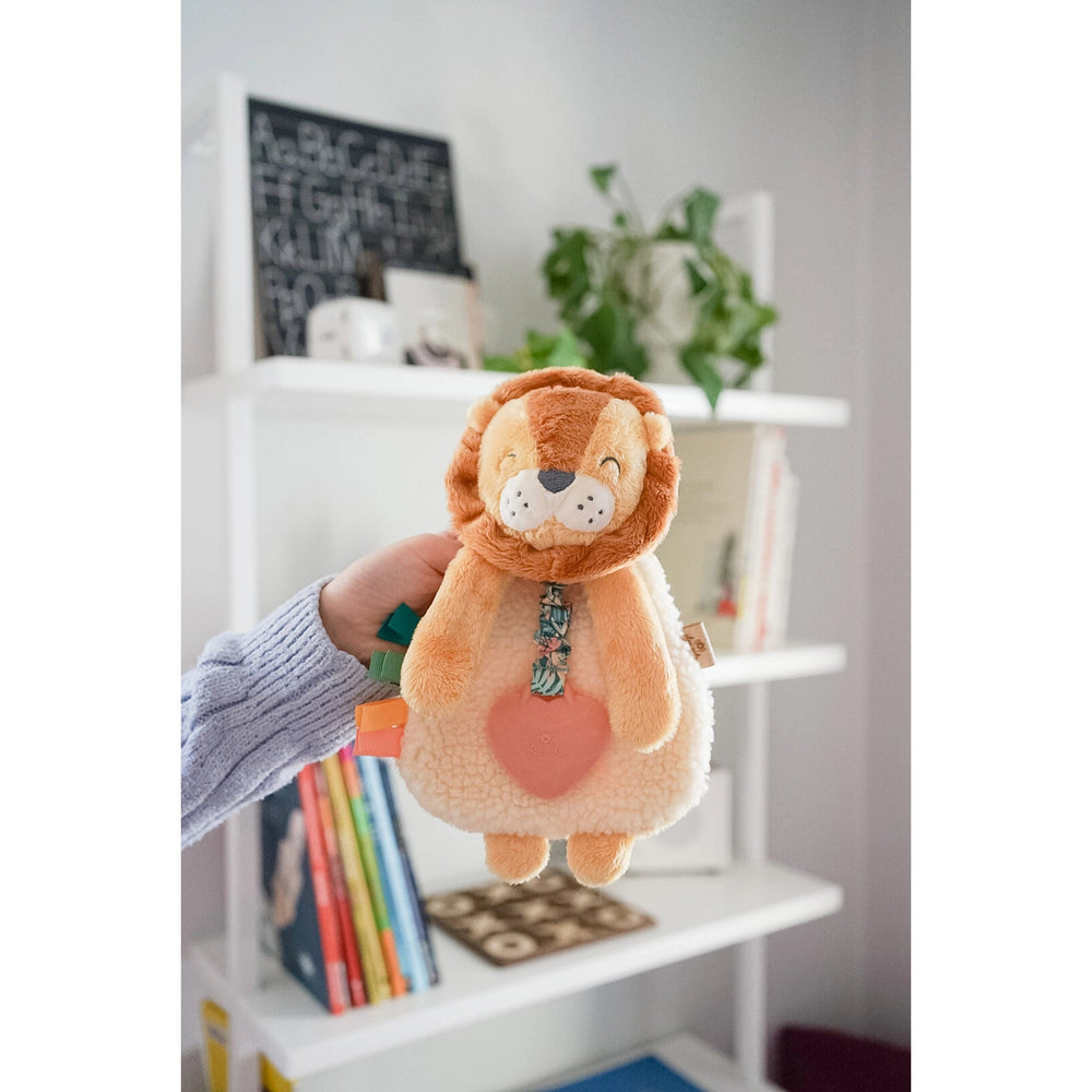 Buddy The Lion Itzy Friends Itzy Lovey™ Plush with Silicone Teether Toy Itzy Ritzy Lil Tulips