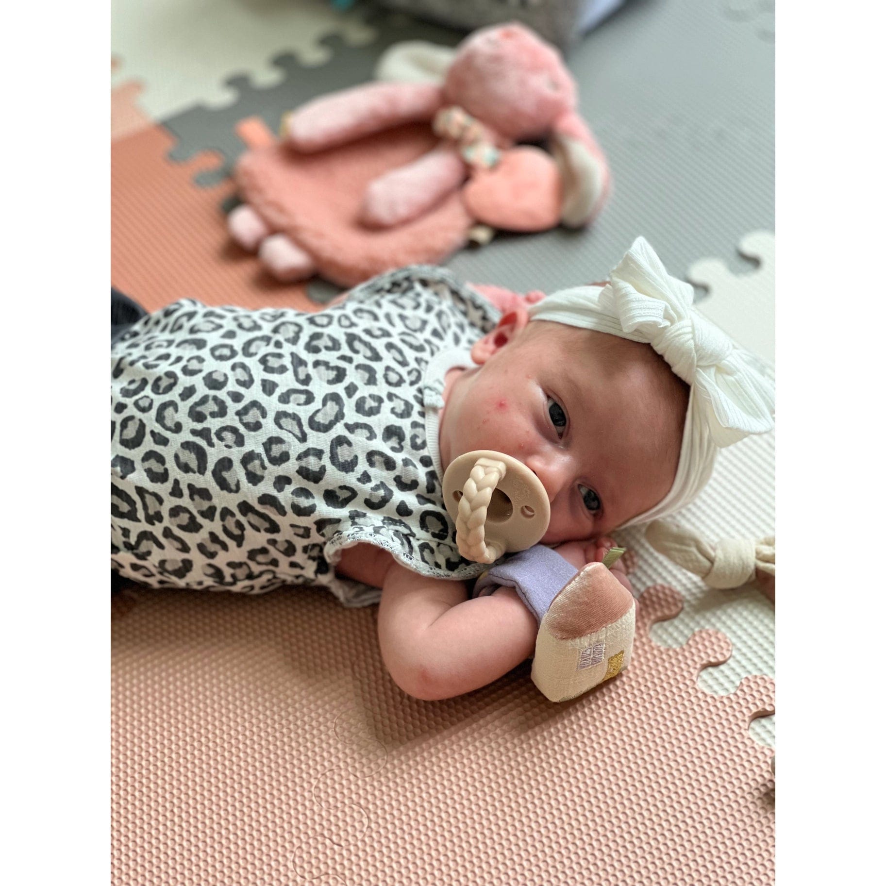 Itzy Bitzy Rattle™ Baby Wrist Rattle | Cottage