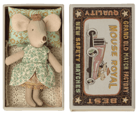 Princess Mouse, Little Sister in Matchbox Maileg Lil Tulips