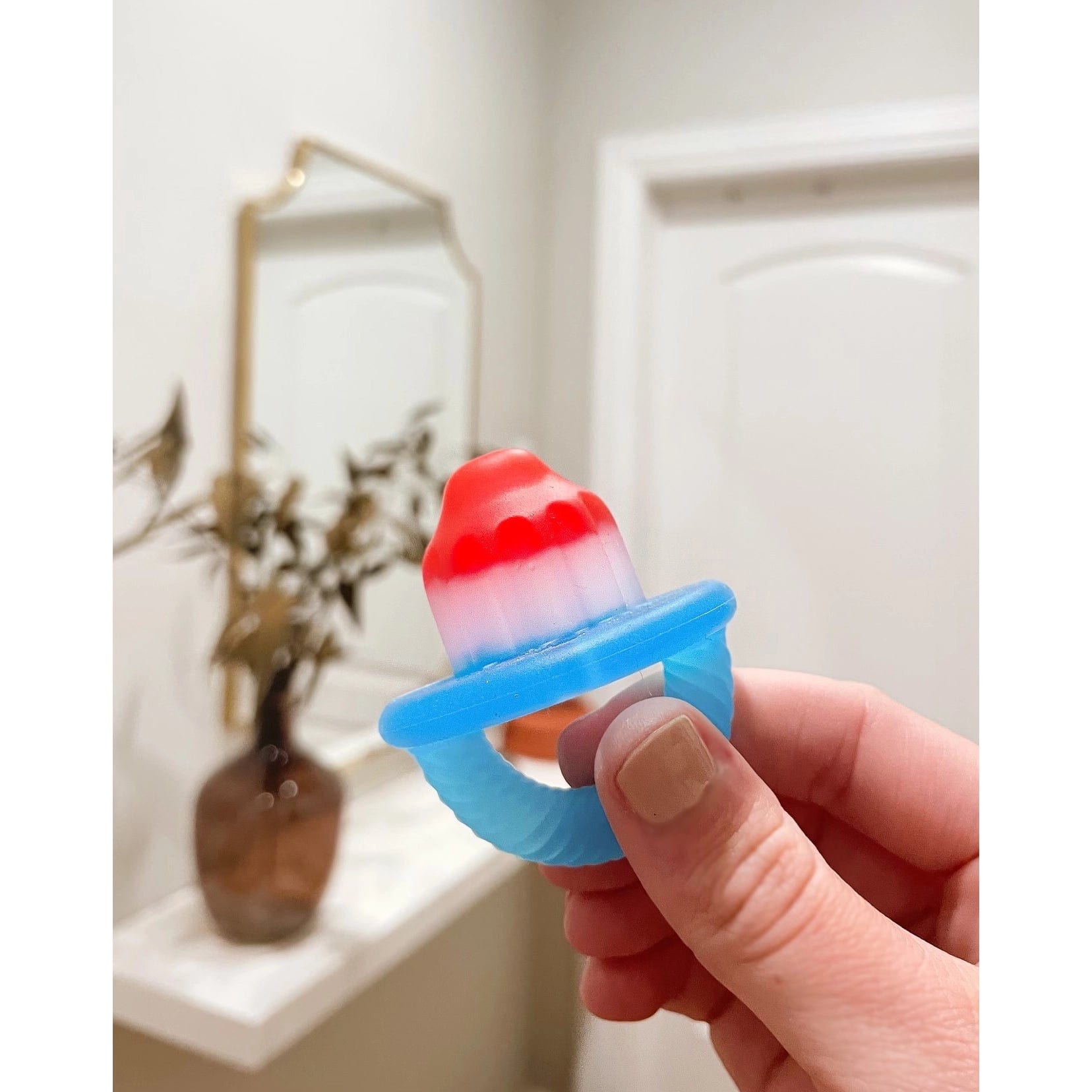 Teensy Teether™ Hero Pop Soothing Silicone Teether Itzy Ritzy Lil Tulips